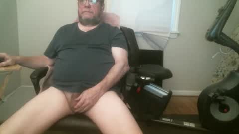 Snapshot of hardmik chatting on 02/04/26, 12:11 Mik online show from 02/04/26, 12:11