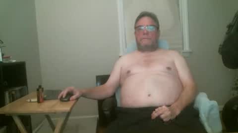 Snapshot of hardmik chatting on 03/25/26, 07:03 Mik online show from 03/25/26, 07:03