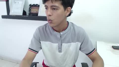 Snapshot of hardsexlove08 chatting on 10/25/25, 04:46 Andres Dean online show from 10/25/25, 04:46