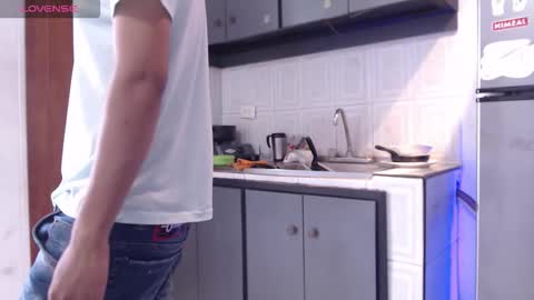 Snapshot of hardsexlove08 chatting on 12/17/25, 06:14 Andres Dean online show from 12/17/25, 06:14