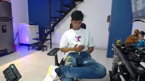 Snapshot of hardsexlove08 chatting on 01/12/26, 10:04 Andres Dean online show from 01/12/26, 10:04