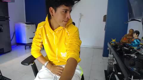 Snapshot of hardsexlove08 chatting on 01/18/26, 10:02 Andres Dean online show from 01/18/26, 10:02