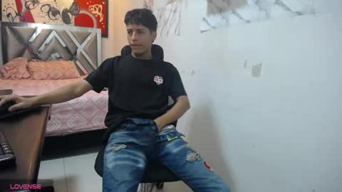 Snapshot of hardsexlove08 chatting on 05/21/26, 10:17 Andres Dean online show from 05/21/26, 10:17