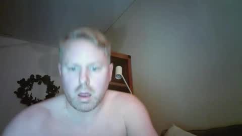 Snapshot of hardswedishboy chatting on 03/30/26, 08:32 hardswedishboy online show from 03/30/26, 08:32