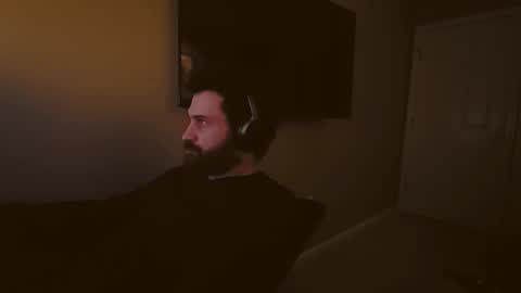 Snapshot of hardswtch chatting on 12/07/24, 11:12 Tom online show from 12/07/24, 11:12