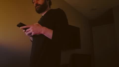 Snapshot of hardswtch chatting on 12/08/24, 02:18 Tom online show from 12/08/24, 02:18