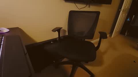 Snapshot of hardswtch chatting on 12/16/24, 12:26 Tom online show from 12/16/24, 12:26