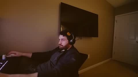 Snapshot of hardswtch chatting on 12/31/24, 12:32 Tom online show from 12/31/24, 12:32