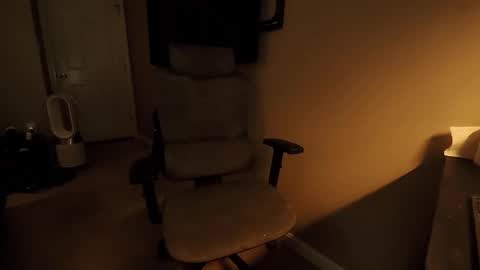 Snapshot of hardswtch chatting on 09/14/25, 08:52 Tom online show from 09/14/25, 08:52