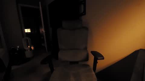 Snapshot of hardswtch chatting on 09/18/25, 03:52 Tom online show from 09/18/25, 03:52