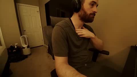 Snapshot of hardswtch chatting on 09/18/25, 03:58 Tom online show from 09/18/25, 03:58