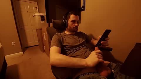 Snapshot of hardswtch chatting on 09/28/25, 11:43 Tom online show from 09/28/25, 11:43