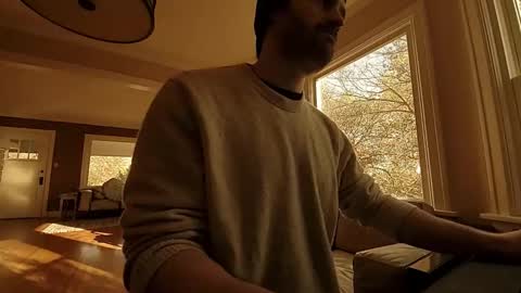 Tom online show from 11/08/25, 09:46