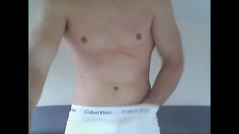 Snapshot of hardwanker75 chatting on 12/21/25, 10:00 hardwanker75 online show from 12/21/25, 10:00