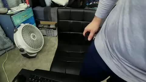 Snapshot of hardyhar702 chatting on 11/16/25, 09:37 hardyhar702 online show from 11/16/25, 09:37