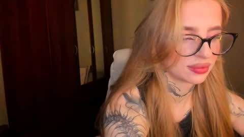 Snapshot of harley_kimm chatting on 10/28/25, 05:44 Julia online show from 10/28/25, 05:44