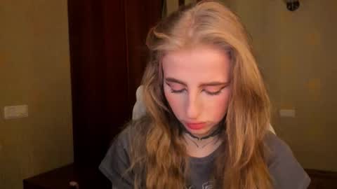 Snapshot of harley_kimm chatting on 11/07/25, 05:51 Julia online show from 11/07/25, 05:51