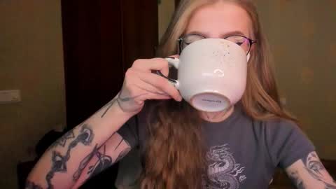 Snapshot of harley_kimm chatting on 11/27/25, 05:53 Julia online show from 11/27/25, 05:53