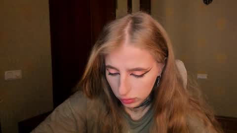 Snapshot of harley_kimm chatting on 12/02/25, 05:24 Julia online show from 12/02/25, 05:24