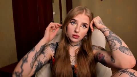 Julia online show from 03/12/26, 04:51