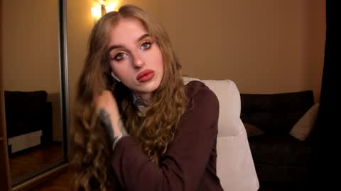 Julia online show from 03/31/26, 04:57