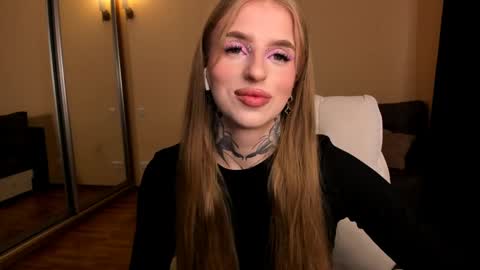 Julia online show from 04/27/26, 05:16