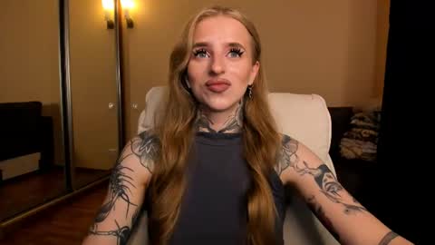 Julia online show from 07/07/26, 05:43