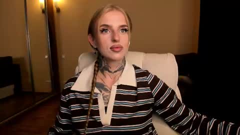 Julia online show from 07/19/26, 05:22
