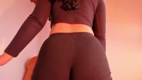 Snapshot of harley_red chatting on 02/14/25, 06:45 Annie online show from 02/14/25, 06:45