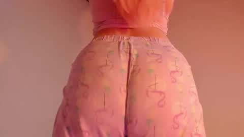 Snapshot of harley_red chatting on 09/28/25, 05:02 Annie online show from 09/28/25, 05:02