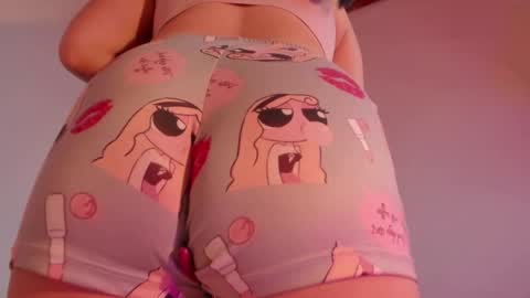 Snapshot of harley_red chatting on 12/04/25, 06:12 Annie online show from 12/04/25, 06:12