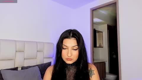 Snapshot of harley_sweett chatting on 12/14/24, 01:39 online show from 12/14/24, 01:39