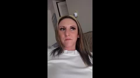 Snapshot of harmony_rose_xoxo chatting on 01/12/26, 06:24 Harmony online show from 01/12/26, 06:24