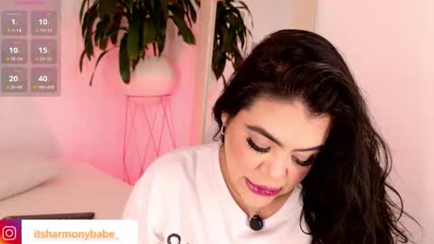 Snapshot of harmonybabe_ chatting on 11/04/25, 07:02 Harmony online show from 11/04/25, 07:02