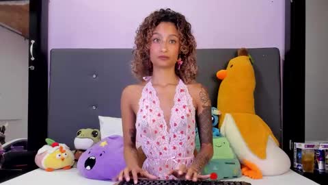 Snapshot of harmonyy_hill chatting on 11/06/25, 11:26 Harmony Hill online show from 11/06/25, 11:26