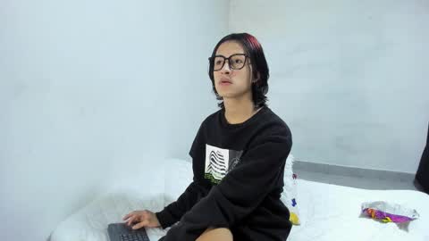 Snapshot of harold_sm chatting on 12/04/25, 12:53 harold sm online show from 12/04/25, 12:53