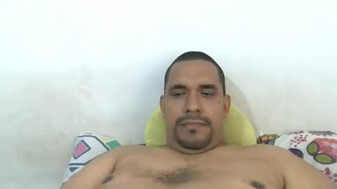 Snapshot of harpechediaz chatting on 11/24/25, 04:51 ricardo online show from 11/24/25, 04:51