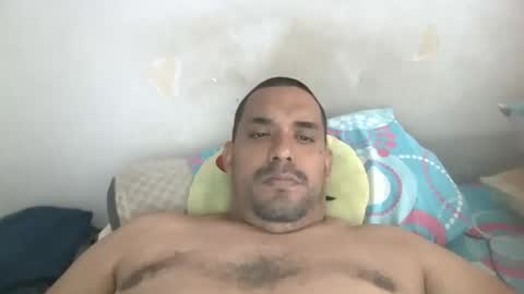 Snapshot of harpechediaz chatting on 04/14/26, 06:25 ricardo online show from 04/14/26, 06:25