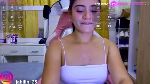 Snapshot of harperzoe chatting on 11/14/25, 10:51 harperzoe online show from 11/14/25, 10:51