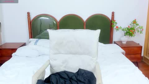 helen online show from 02/05/26, 02:49