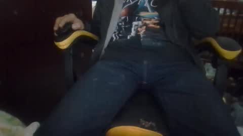 Snapshot of harry1cannary chatting on 10/12/25, 06:18 harry1cannary online show from 10/12/25, 06:18