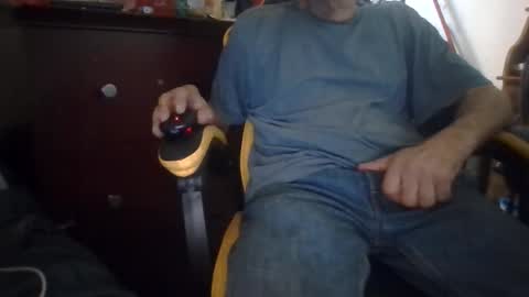 Snapshot of harry1cannary chatting on 10/24/25, 03:52 harry1cannary online show from 10/24/25, 03:52