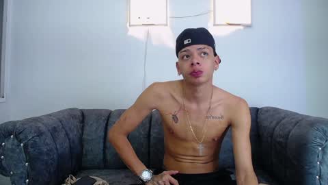 Snapshot of harry_jhonsonn chatting on 02/06/25, 04:42 Harry online show from 02/06/25, 04:42