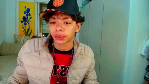 Snapshot of harry_jhonsonn chatting on 09/23/25, 10:24 Harry online show from 09/23/25, 10:24