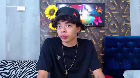 Snapshot of harry_jhonsonn chatting on 10/10/25, 01:43 Harry online show from 10/10/25, 01:43