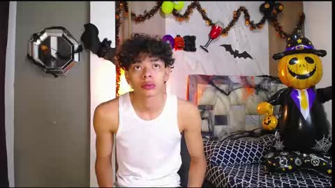 Snapshot of harry_jhonsonn chatting on 10/21/25, 02:45 Harry online show from 10/21/25, 02:45