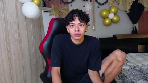 Snapshot of harry_jhonsonn chatting on 11/16/25, 10:26 Harry online show from 11/16/25, 10:26