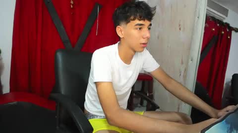 Snapshot of harry_latinboy chatting on 12/12/24, 09:37 Harry online show from 12/12/24, 09:37