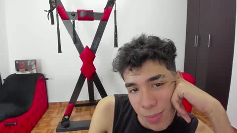 Snapshot of harry_latinboy chatting on 01/07/25, 07:38 Harry online show from 01/07/25, 07:38