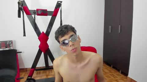 Snapshot of harry_latinboy chatting on 01/09/25, 11:13 Harry online show from 01/09/25, 11:13